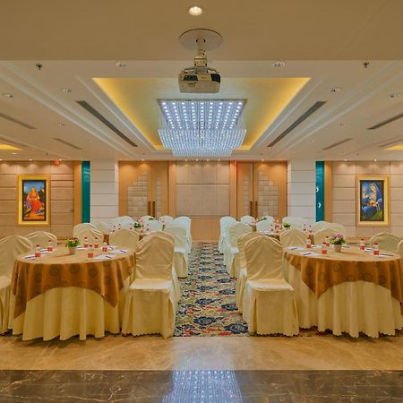 บลู เฟทเทอร์ โฮเต็ล แอนด์ สปา Hotel อุเดเปอร์ ภายนอก รูปภาพ