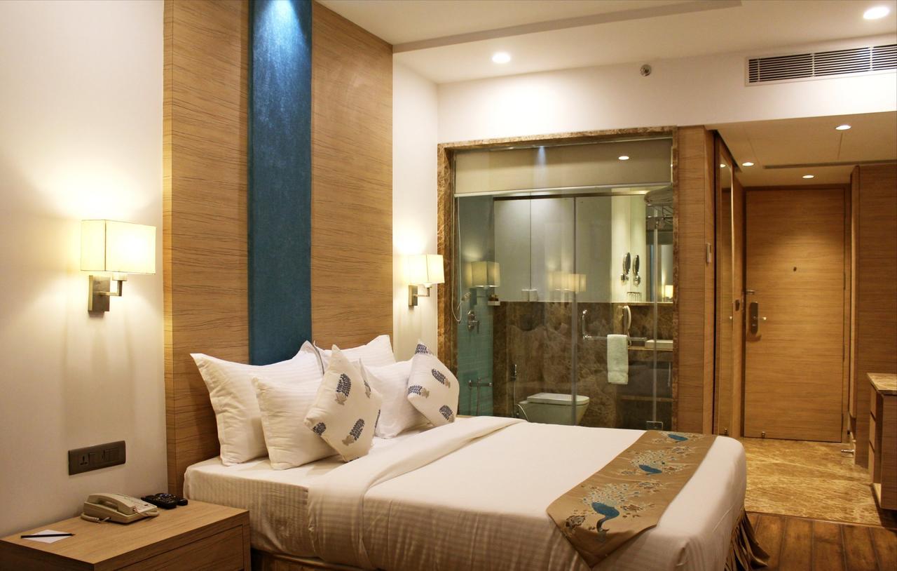 บลู เฟทเทอร์ โฮเต็ล แอนด์ สปา Hotel อุเดเปอร์ ภายนอก รูปภาพ