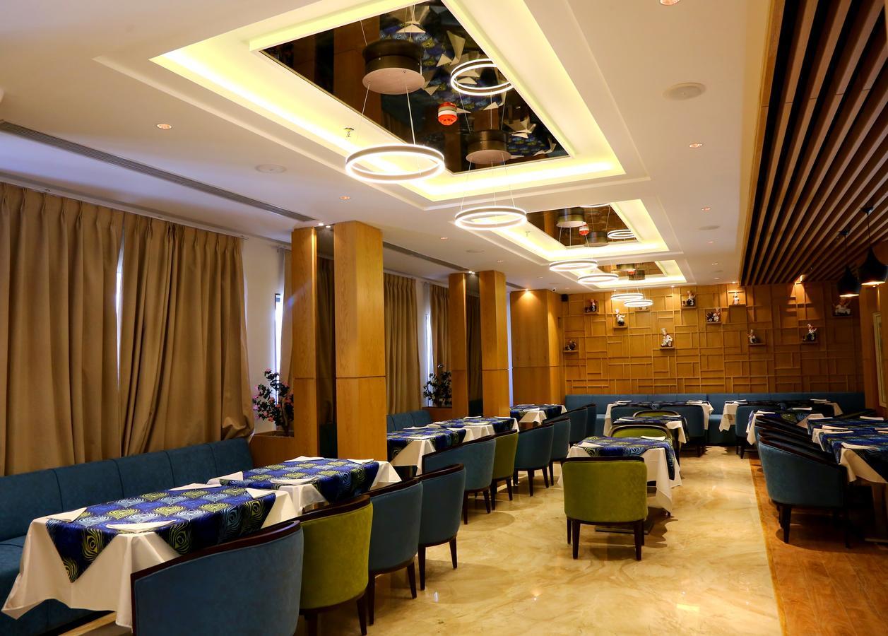 บลู เฟทเทอร์ โฮเต็ล แอนด์ สปา Hotel อุเดเปอร์ ภายนอก รูปภาพ
