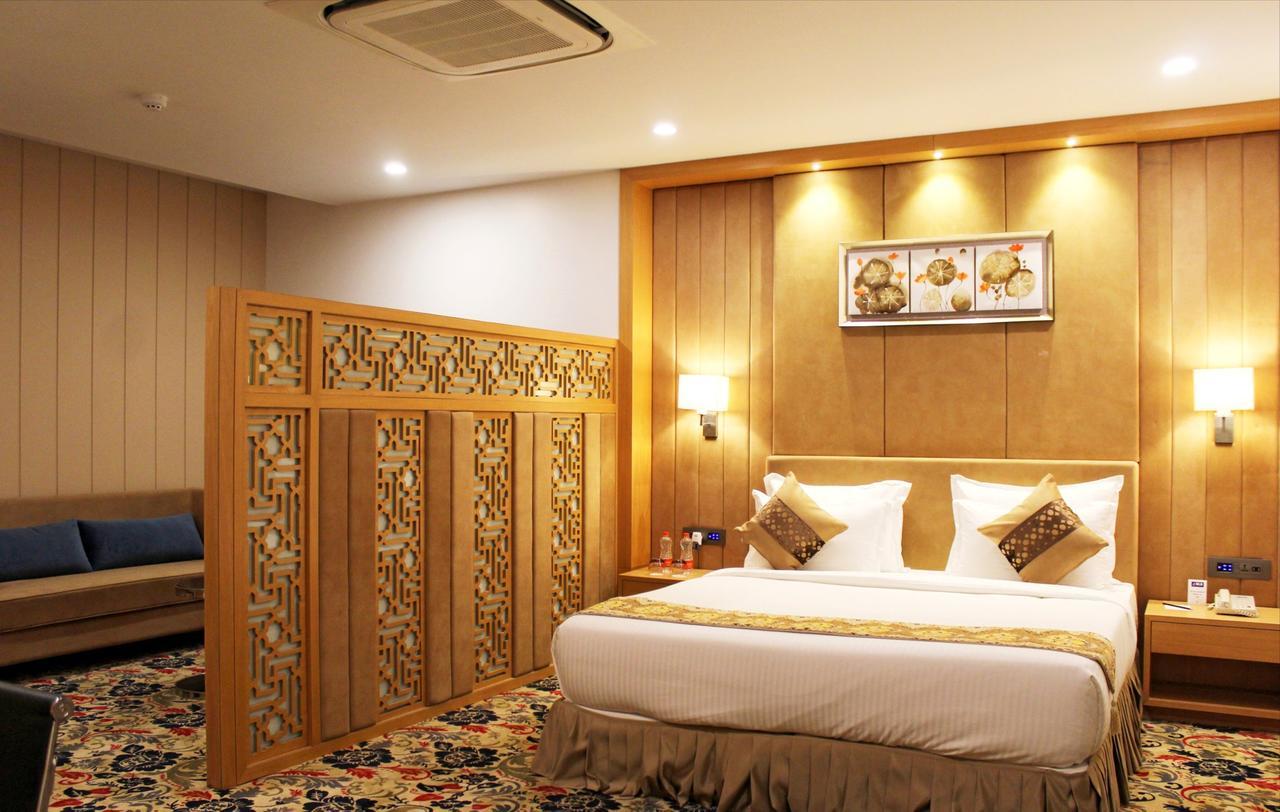 บลู เฟทเทอร์ โฮเต็ล แอนด์ สปา Hotel อุเดเปอร์ ภายนอก รูปภาพ