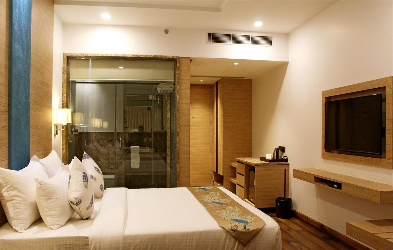 บลู เฟทเทอร์ โฮเต็ล แอนด์ สปา Hotel อุเดเปอร์ ภายนอก รูปภาพ