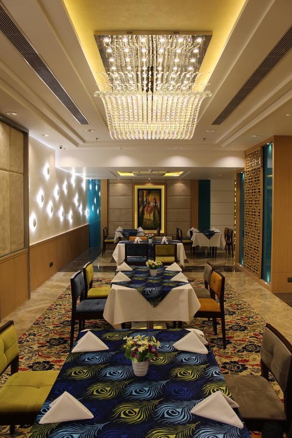 บลู เฟทเทอร์ โฮเต็ล แอนด์ สปา Hotel อุเดเปอร์ ภายนอก รูปภาพ