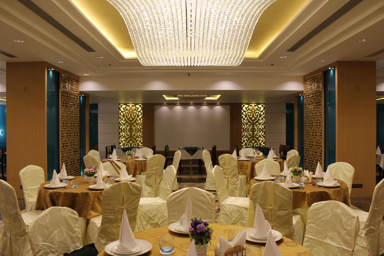 บลู เฟทเทอร์ โฮเต็ล แอนด์ สปา Hotel อุเดเปอร์ ภายนอก รูปภาพ