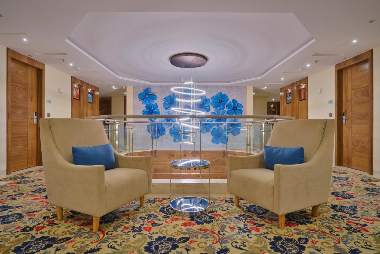 บลู เฟทเทอร์ โฮเต็ล แอนด์ สปา Hotel อุเดเปอร์ ภายนอก รูปภาพ