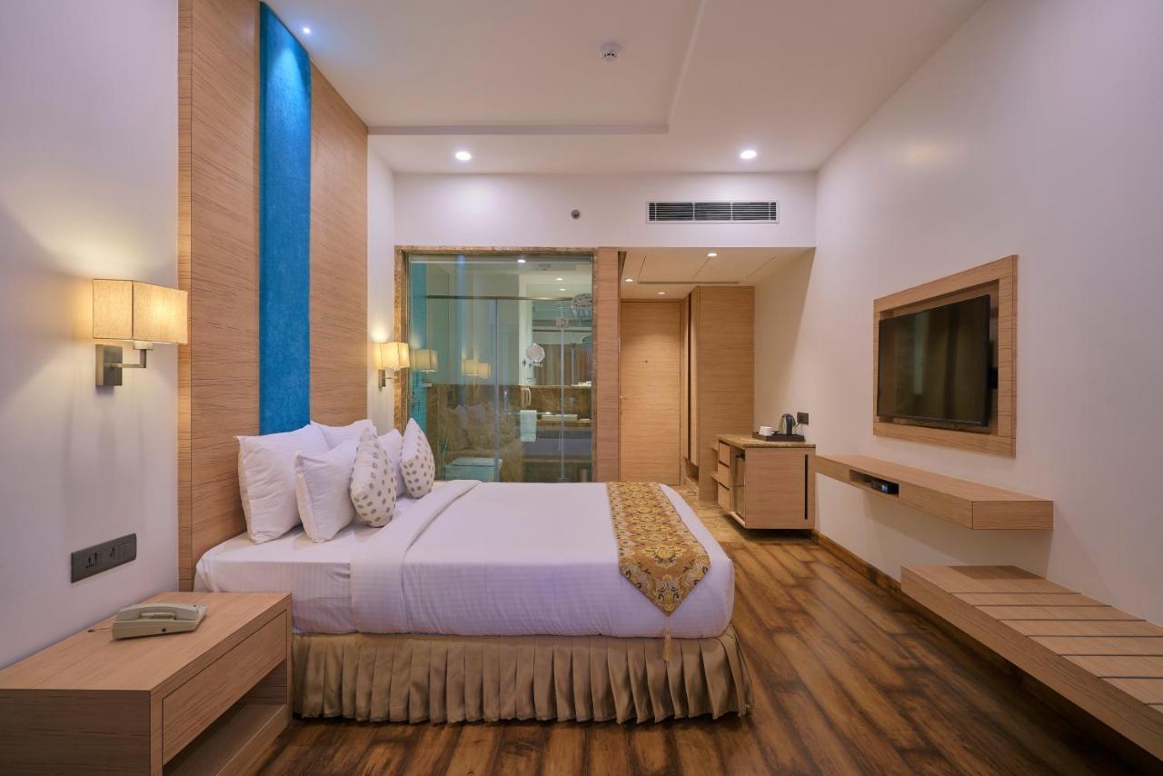 บลู เฟทเทอร์ โฮเต็ล แอนด์ สปา Hotel อุเดเปอร์ ภายนอก รูปภาพ