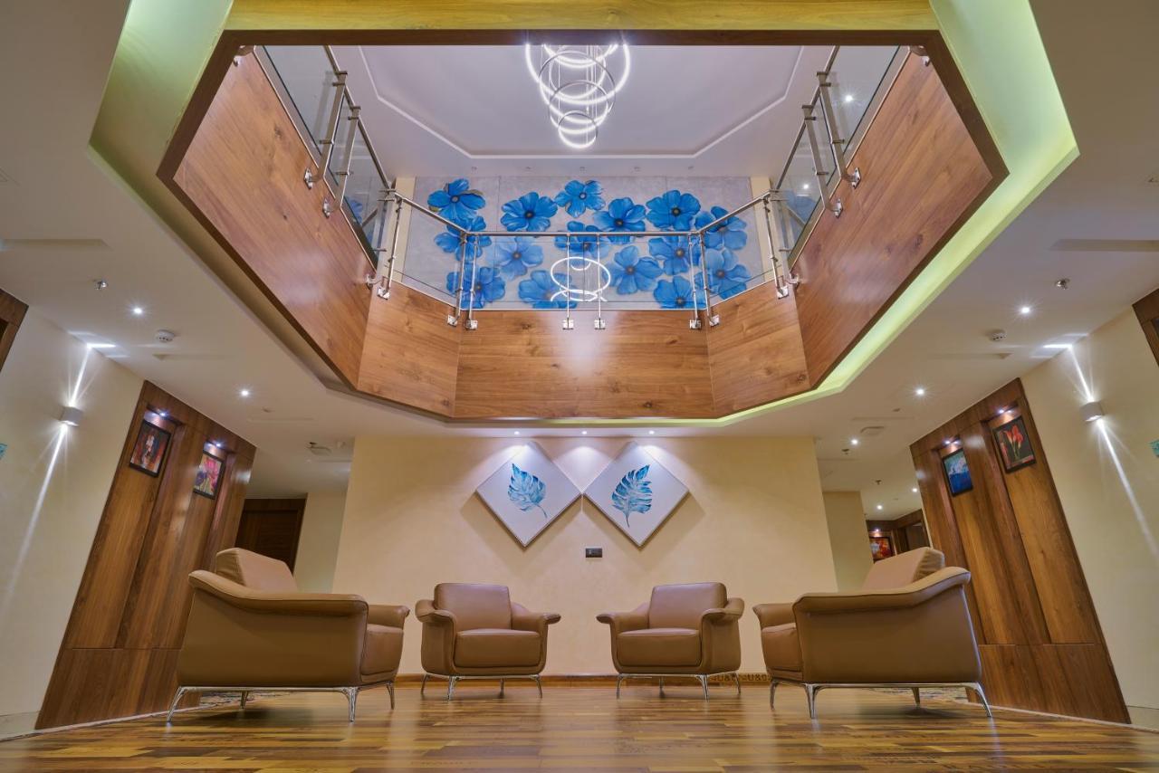บลู เฟทเทอร์ โฮเต็ล แอนด์ สปา Hotel อุเดเปอร์ ภายนอก รูปภาพ
