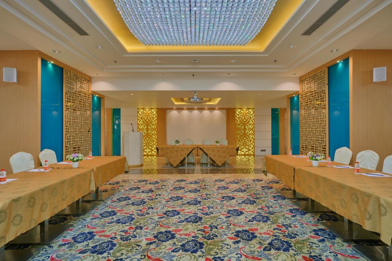 บลู เฟทเทอร์ โฮเต็ล แอนด์ สปา Hotel อุเดเปอร์ ภายนอก รูปภาพ