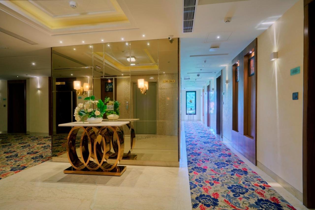 บลู เฟทเทอร์ โฮเต็ล แอนด์ สปา Hotel อุเดเปอร์ ภายนอก รูปภาพ